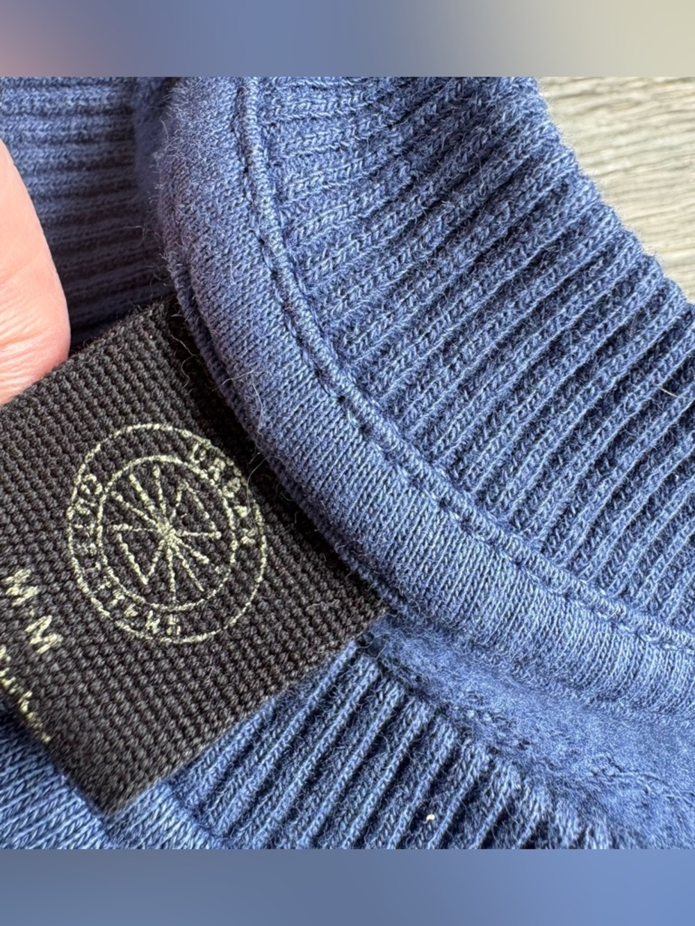 Urban Outfitters blue and white London crewneck - Picture 4 of 4